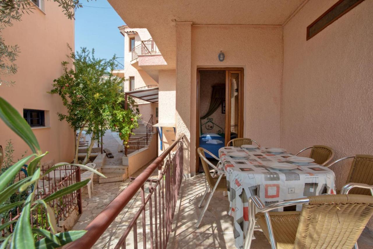 Kleoni Club Apartments Tolón Exterior foto